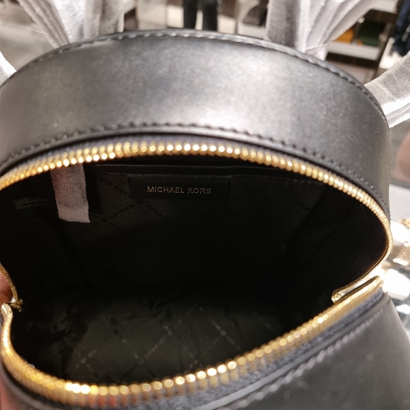 Michael Kors 3 Piece Bundle - Picture 5 of 16